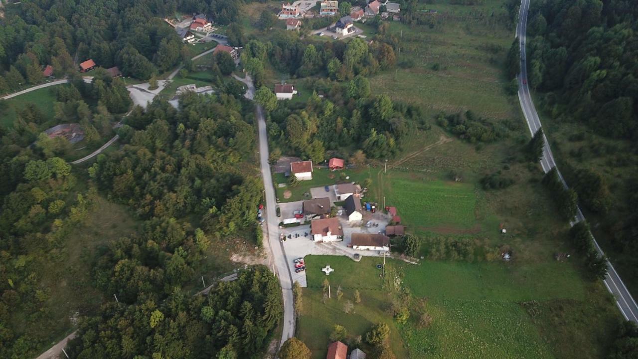 فندق House Pox Plitvička Jezera المظهر الخارجي الصورة